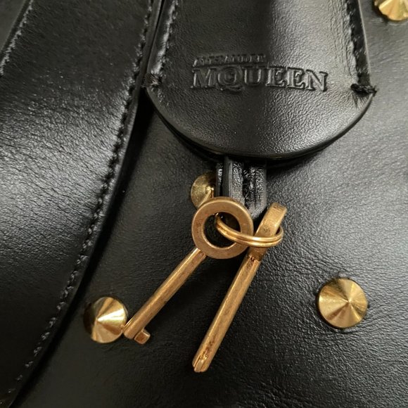 Alexander McQueen black leather gold studded backpack - Picture 8 of 9